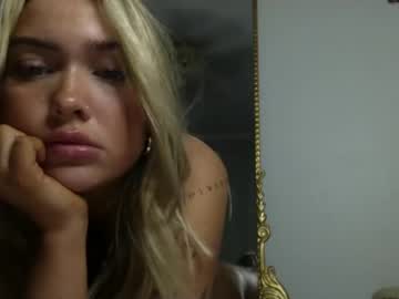girl Webcam Adult Sex Chat with tattedblondiezoe